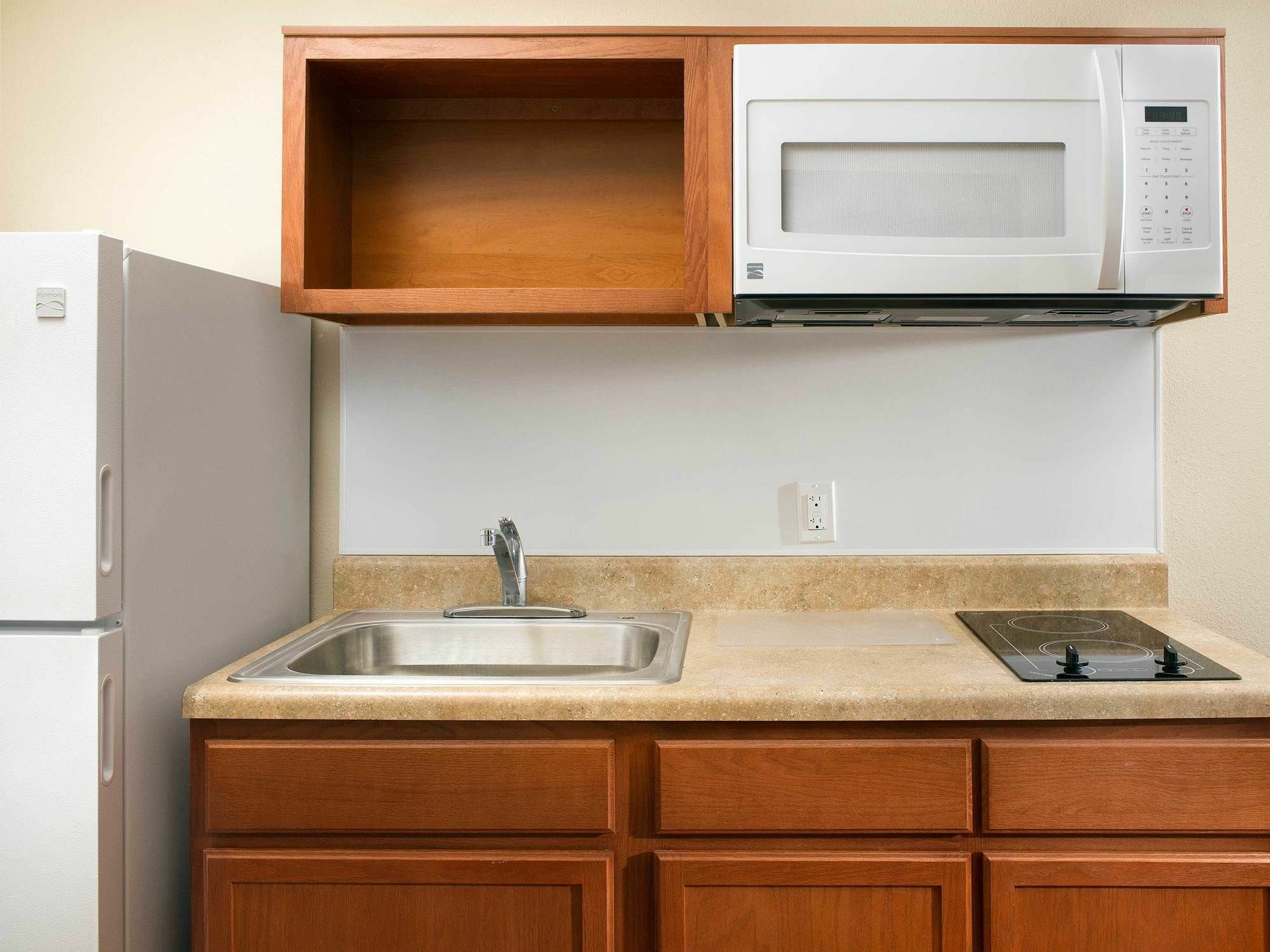 Extended Stay America Select Suites - Cleveland - Airport Fairview Park Exterior photo
